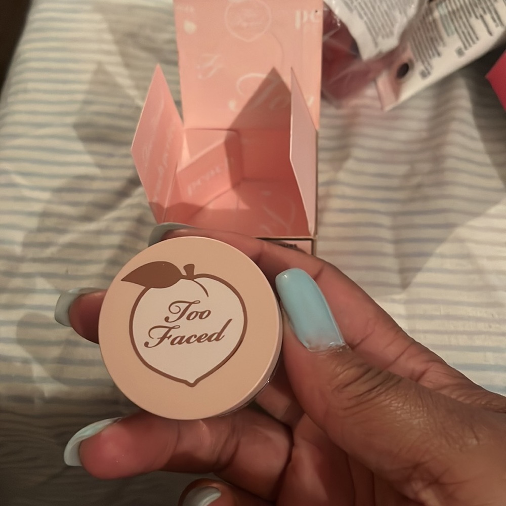Brand new Too Faced concealer - Picture 5 of 8